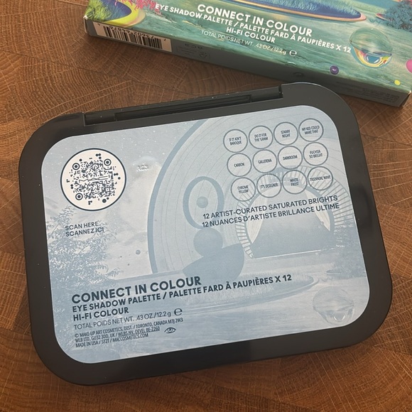 MAC Cosmetics Connect in Color Eye Shadow Palette - Picture 3 of 3